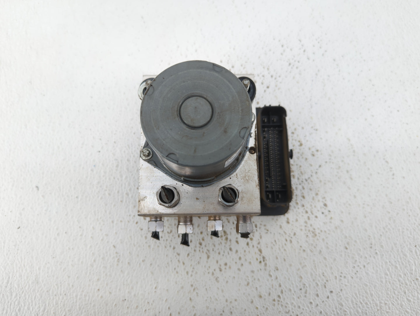 2017-2018 Chrysler Pacifica ABS Pump Control Module Replacement P/N:68352226AA 68330875AA, 68330875AB Fits Fits 2017 2018 OE