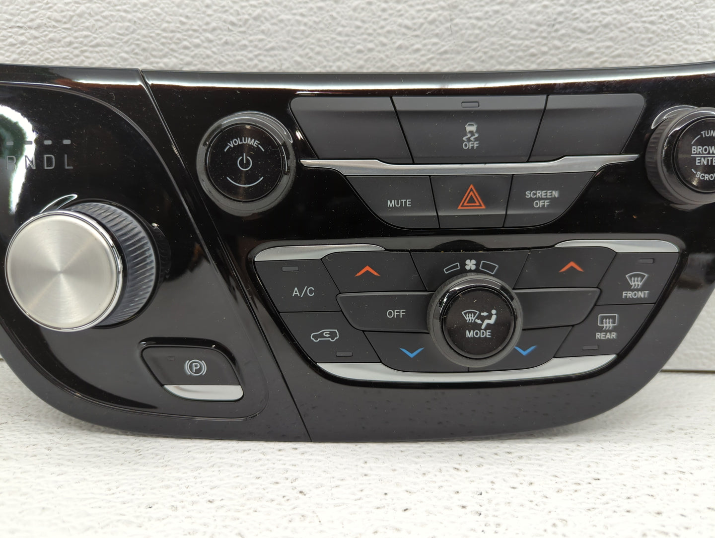 2018 Chrysler Pacifica Climate Control Module Temperature AC/Heater Replacement P/N:P6EV221X8AA Fits OEM Used Auto Parts - O