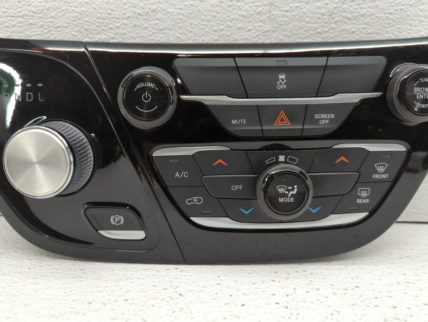 2018 Chrysler Pacifica Climate Control Module Temperature AC/Heater Replacement P/N:P6EV221X8AA Fits OEM Used Auto Parts - O