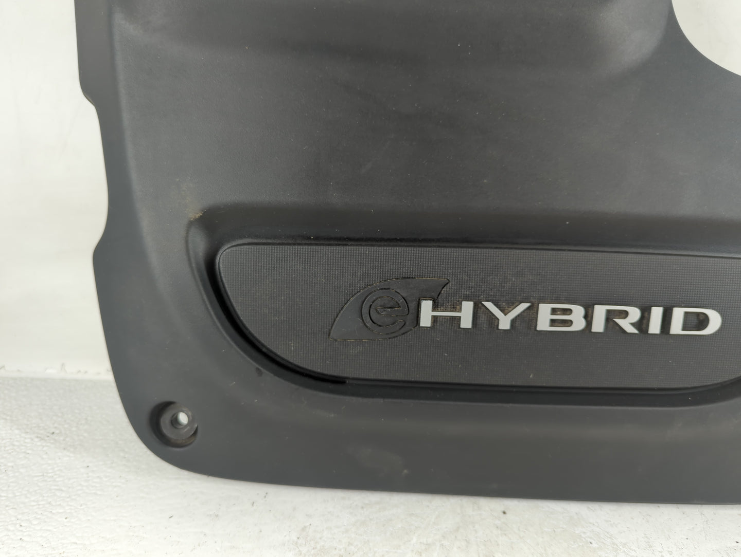 2018 Chrysler Pacifica Engine Cover - Oemusedautoparts1.com