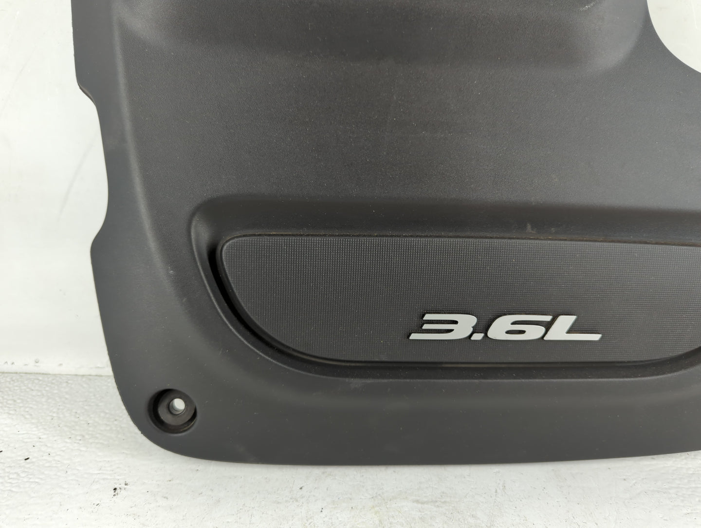 2018 Chrysler Pacifica Engine Cover - Oemusedautoparts1.com