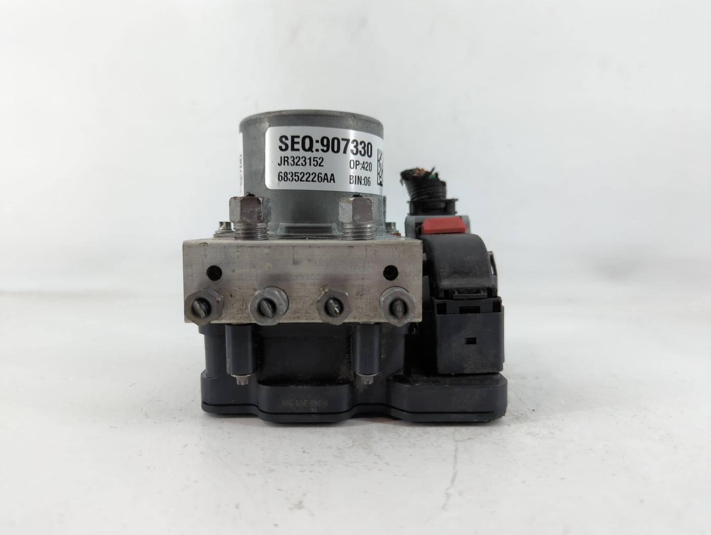 2017-2018 Chrysler Pacifica ABS Pump Control Module Replacement P/N:P68352226AA Fits Fits 2017 2018 OEM Used Auto Parts - Oe