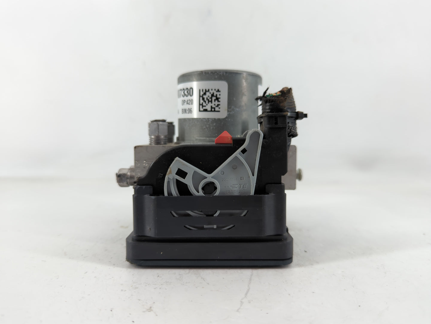 2017-2018 Chrysler Pacifica ABS Pump Control Module Replacement P/N:P68352226AA Fits Fits 2017 2018 OEM Used Auto Parts - Oe