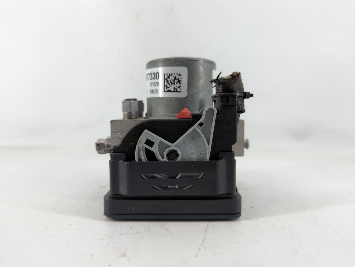 2017-2018 Chrysler Pacifica ABS Pump Control Module Replacement P/N:P68352226AA Fits Fits 2017 2018 OEM Used Auto Parts - Oe