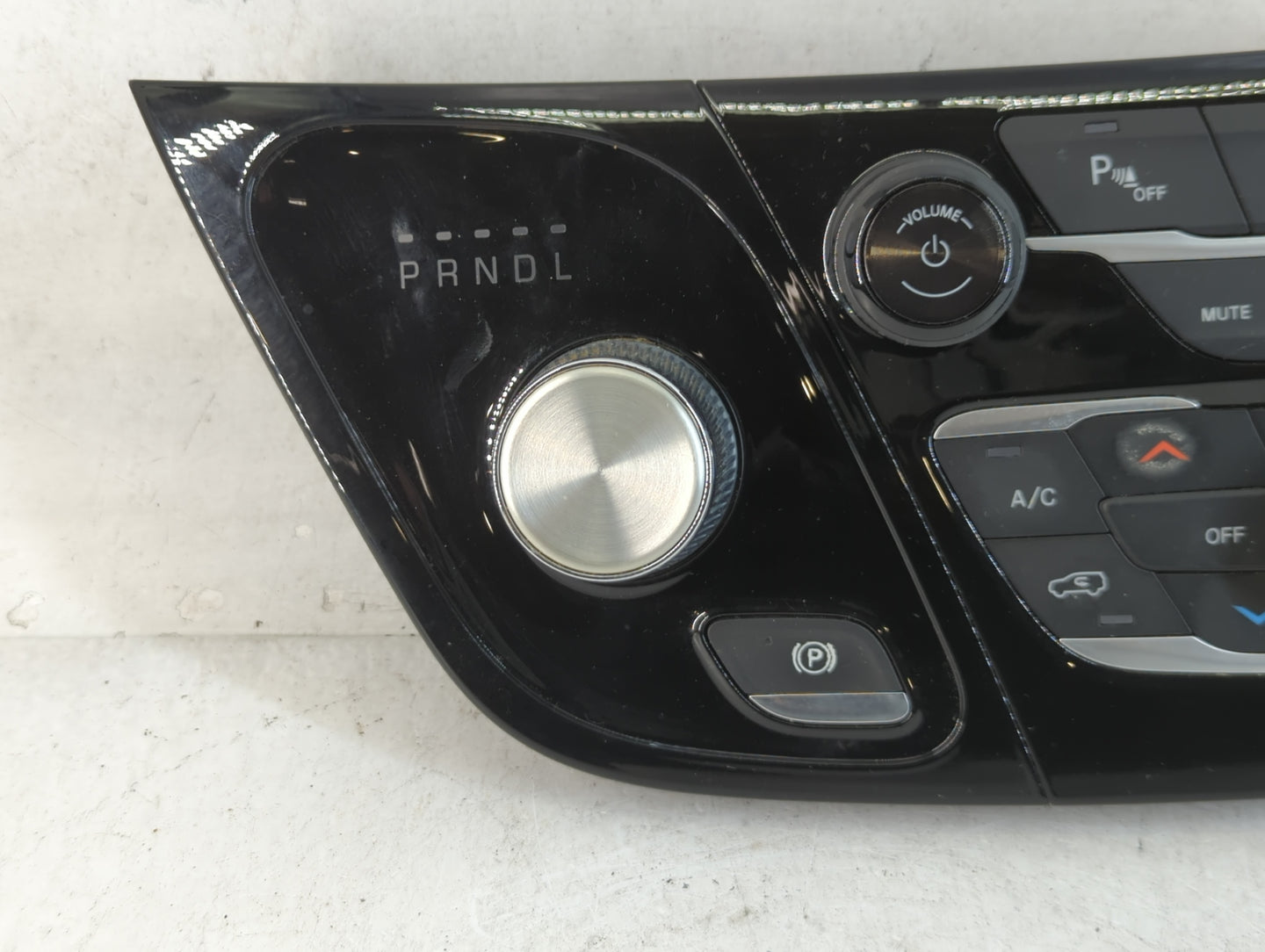 2018-2020 Chrysler Pacifica Climate Control Module Temperature AC/Heater Replacement P/N:P6EV241X8AB Fits Fits 2018 2019 202