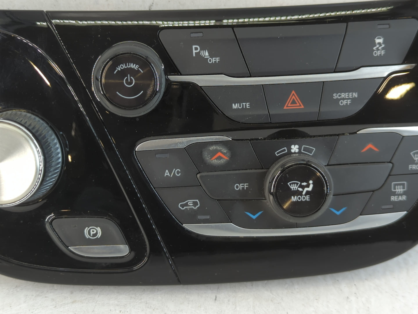 2018-2020 Chrysler Pacifica Climate Control Module Temperature AC/Heater Replacement P/N:P6EV241X8AB Fits Fits 2018 2019 202