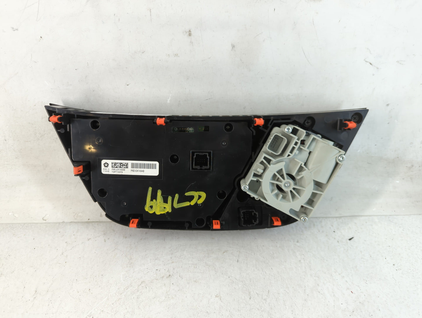 2018-2020 Chrysler Pacifica Climate Control Module Temperature AC/Heater Replacement P/N:P6EV241X8AB Fits Fits 2018 2019 202