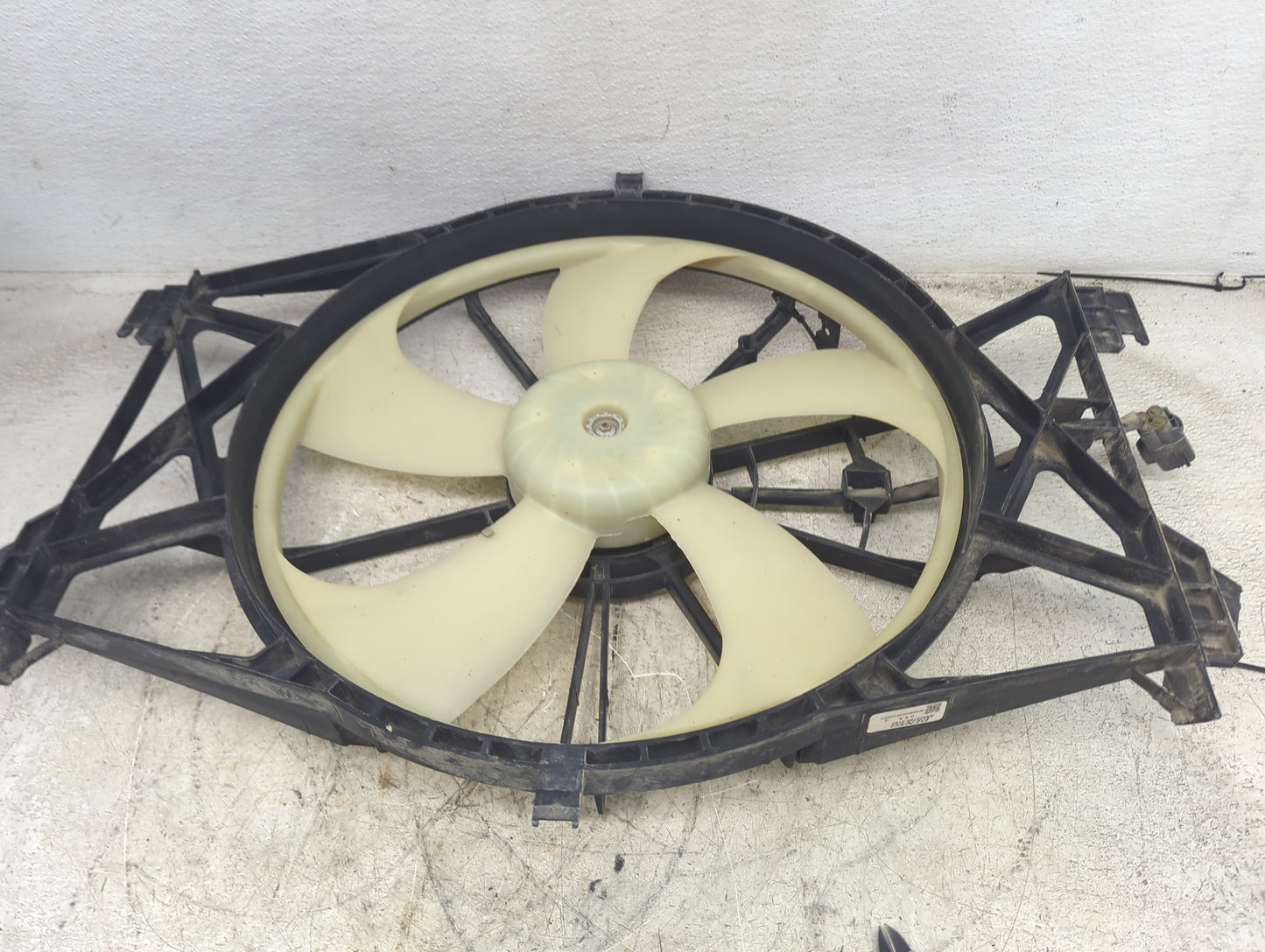 2018 Dodge 2500 Pickup Electric Radiator Cooling Fan Motor Assembly P/N:AM2778-4183 268000-9013 Fits OEM Used Auto Parts - O