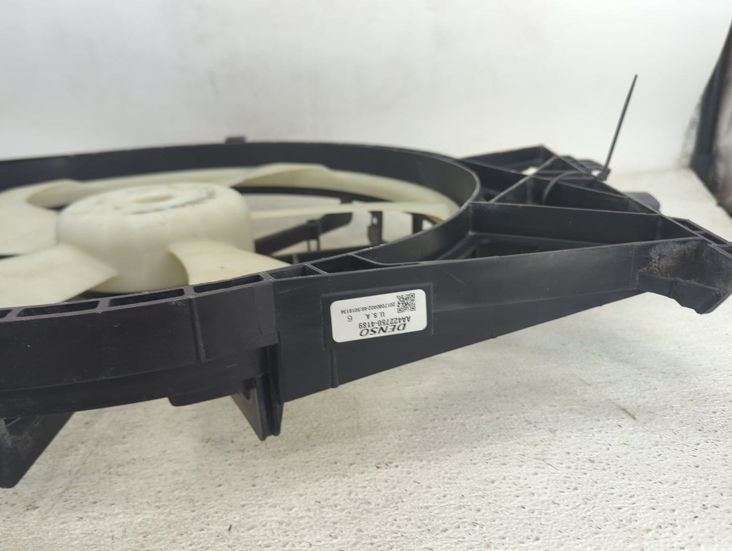 2018 Dodge 2500 Pickup Electric Radiator Cooling Fan Motor Assembly P/N:AA422750-4189 Fits OEM Used Auto Parts - Oemusedauto