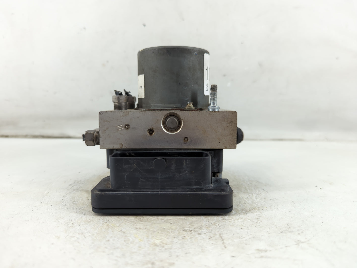 2018 Dodge Caravan ABS Pump Control Module Replacement P/N:P68183803AD Fits Fits 2015 2016 2017 2019 2020 OEM Used Auto Part