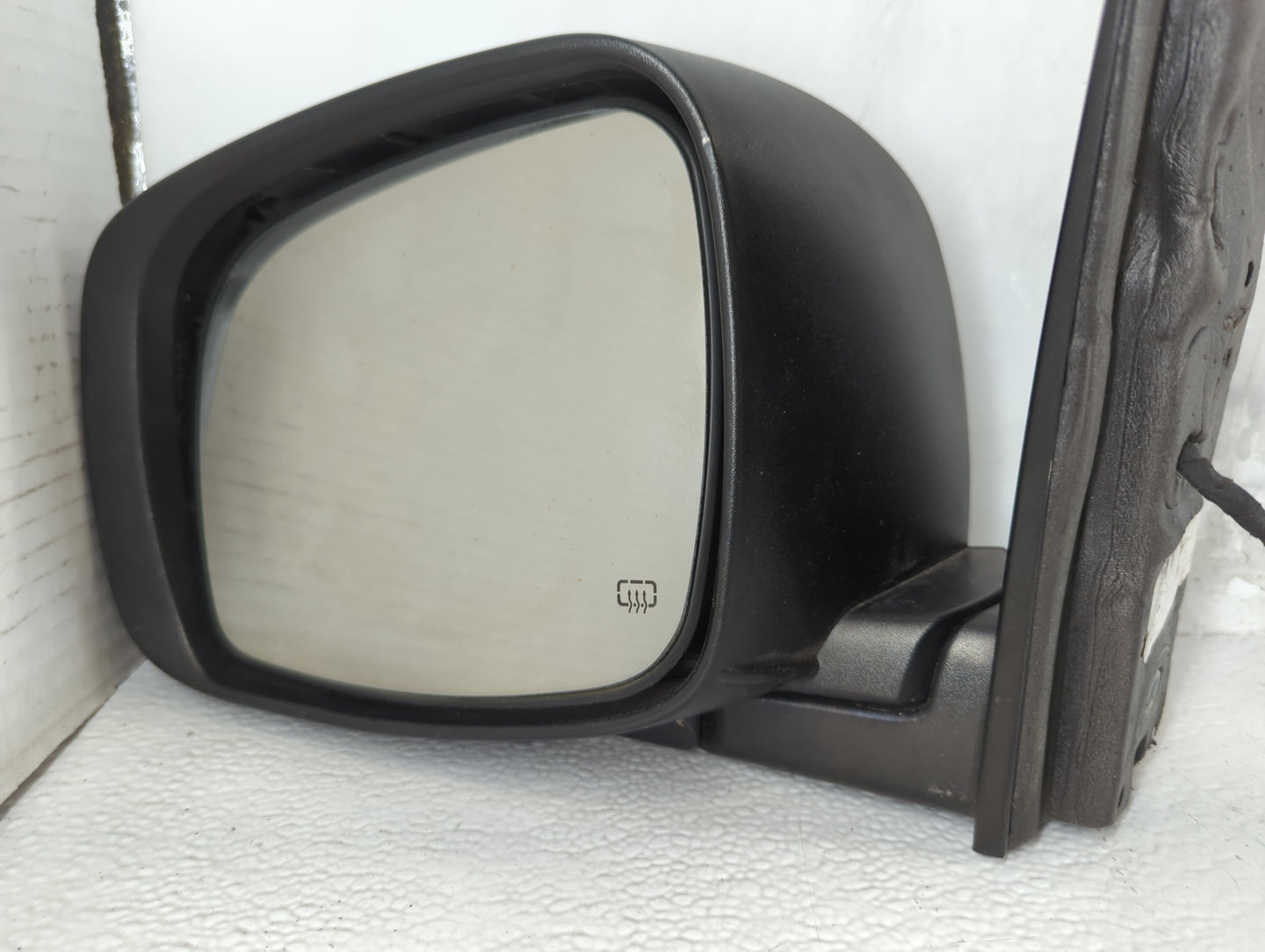 2018 Dodge Caravan Driver Side View Mirror - Left Door Mirror OEM Used - Oemusedautoparts1.com