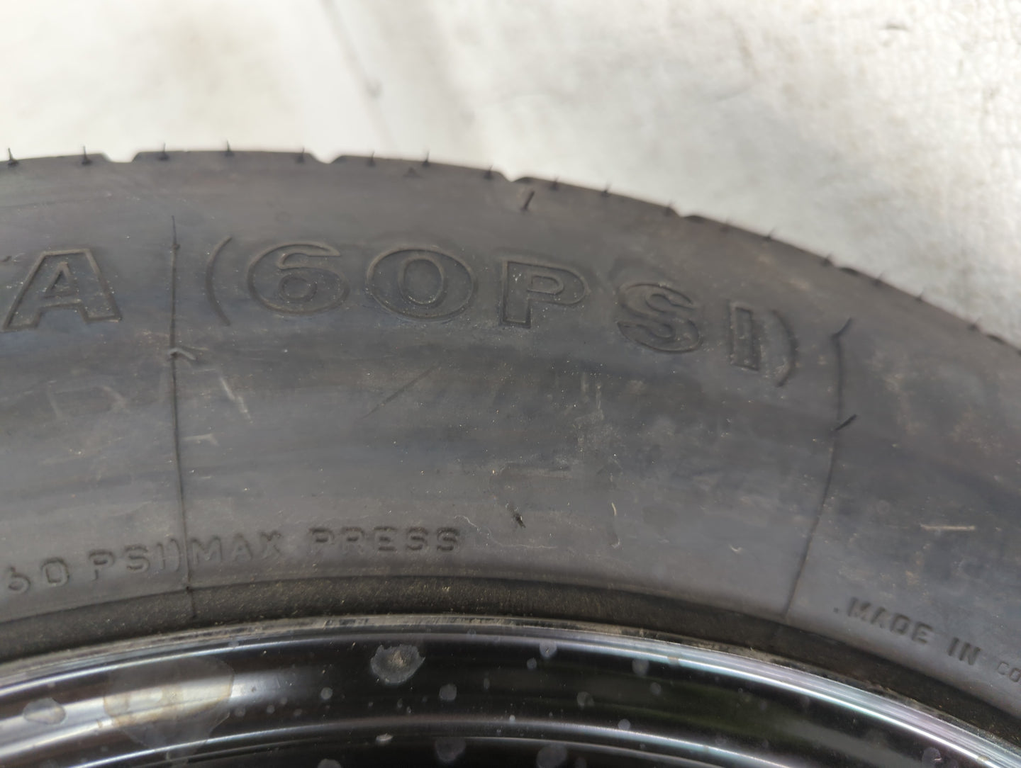 Dodge Caravan Spare Donut Tire Wheel Rim Oem 1078182 - Oemusedautoparts1.com