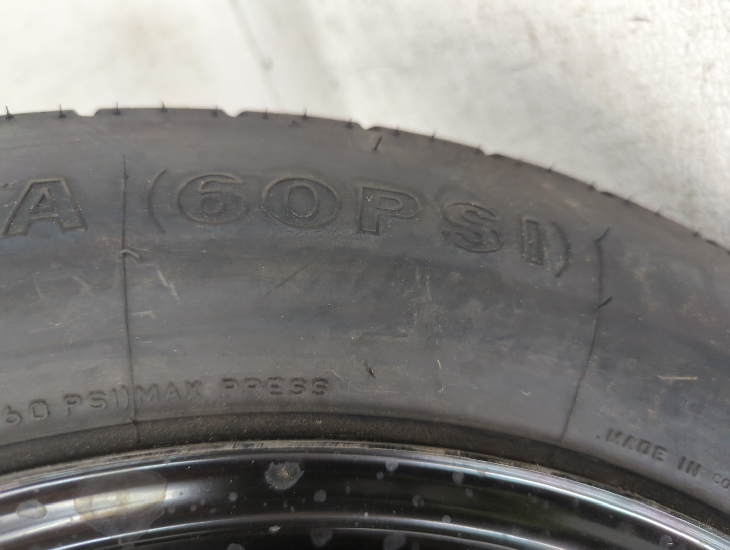 Dodge Caravan Spare Donut Tire Wheel Rim Oem 1078182 - Oemusedautoparts1.com