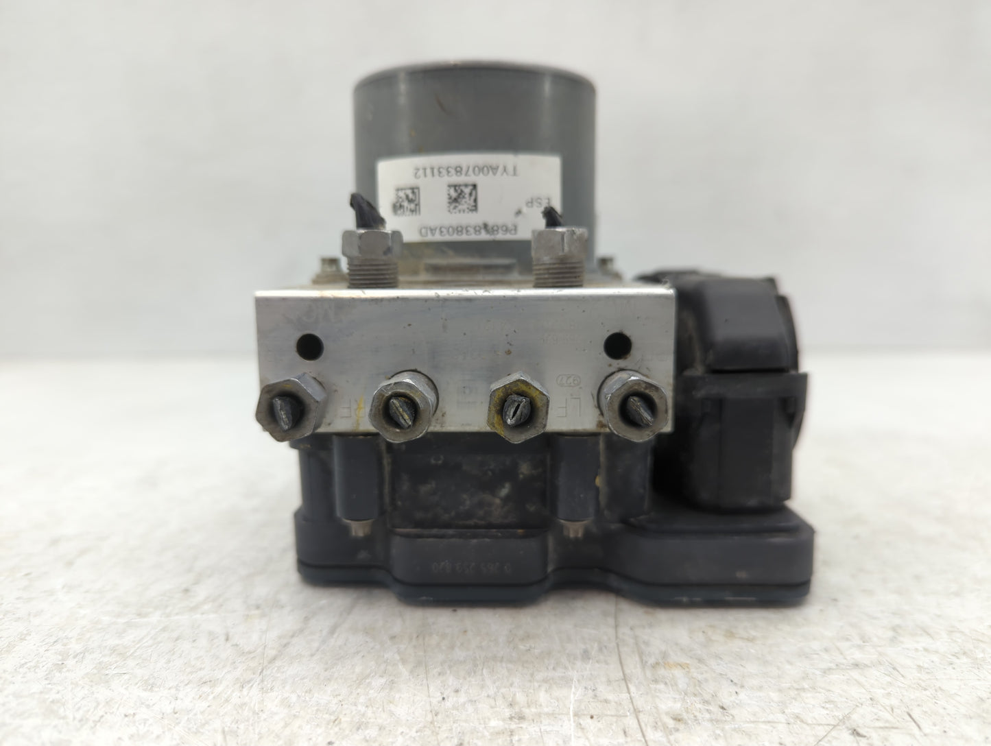 2018 Dodge Caravan ABS Pump Control Module Replacement P/N:68183803AD Fits Fits 2015 2016 2017 2019 2020 OEM Used Auto Parts