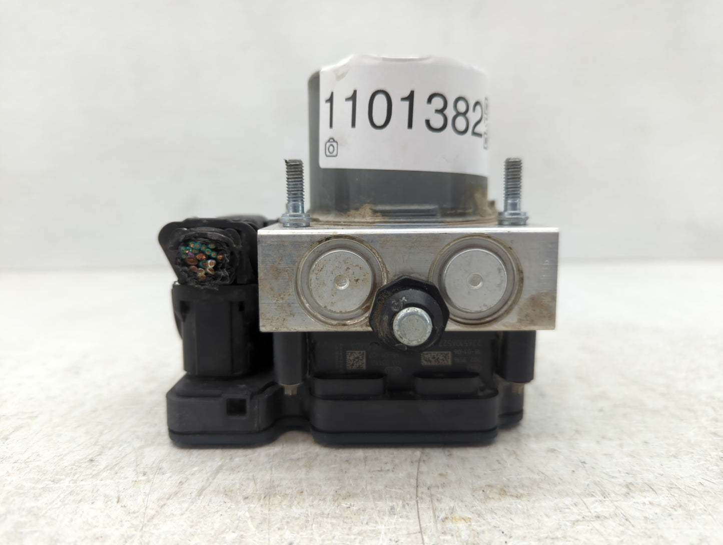 2018 Dodge Caravan ABS Pump Control Module Replacement P/N:68183803AD Fits Fits 2015 2016 2017 2019 2020 OEM Used Auto Parts