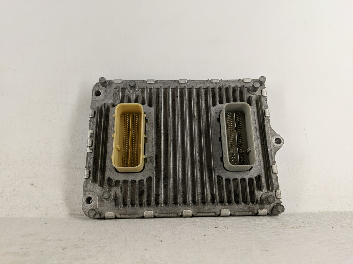 2018 Dodge Caravan PCM Engine Control Computer ECU ECM PCU OEM P/N:P68243295AA P68243295AB Fits 2016 2017 2019 2020 OEM Used