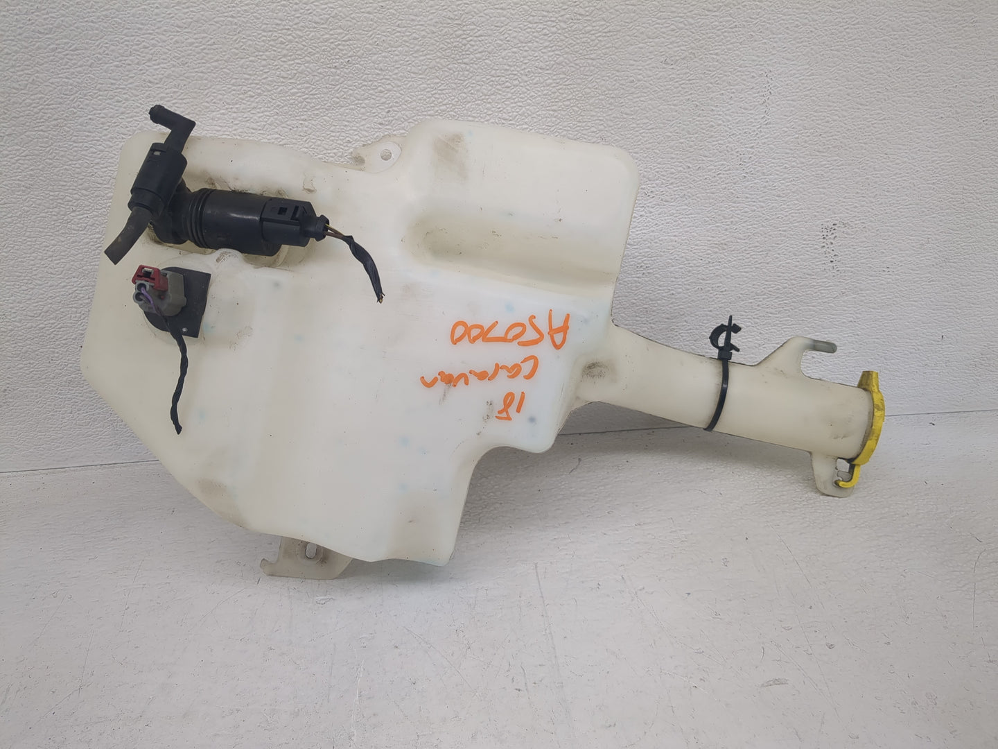 Dodge Caravan Windshield Washer Fluid Reservoir Bottle Oem - Oemusedautoparts1.com