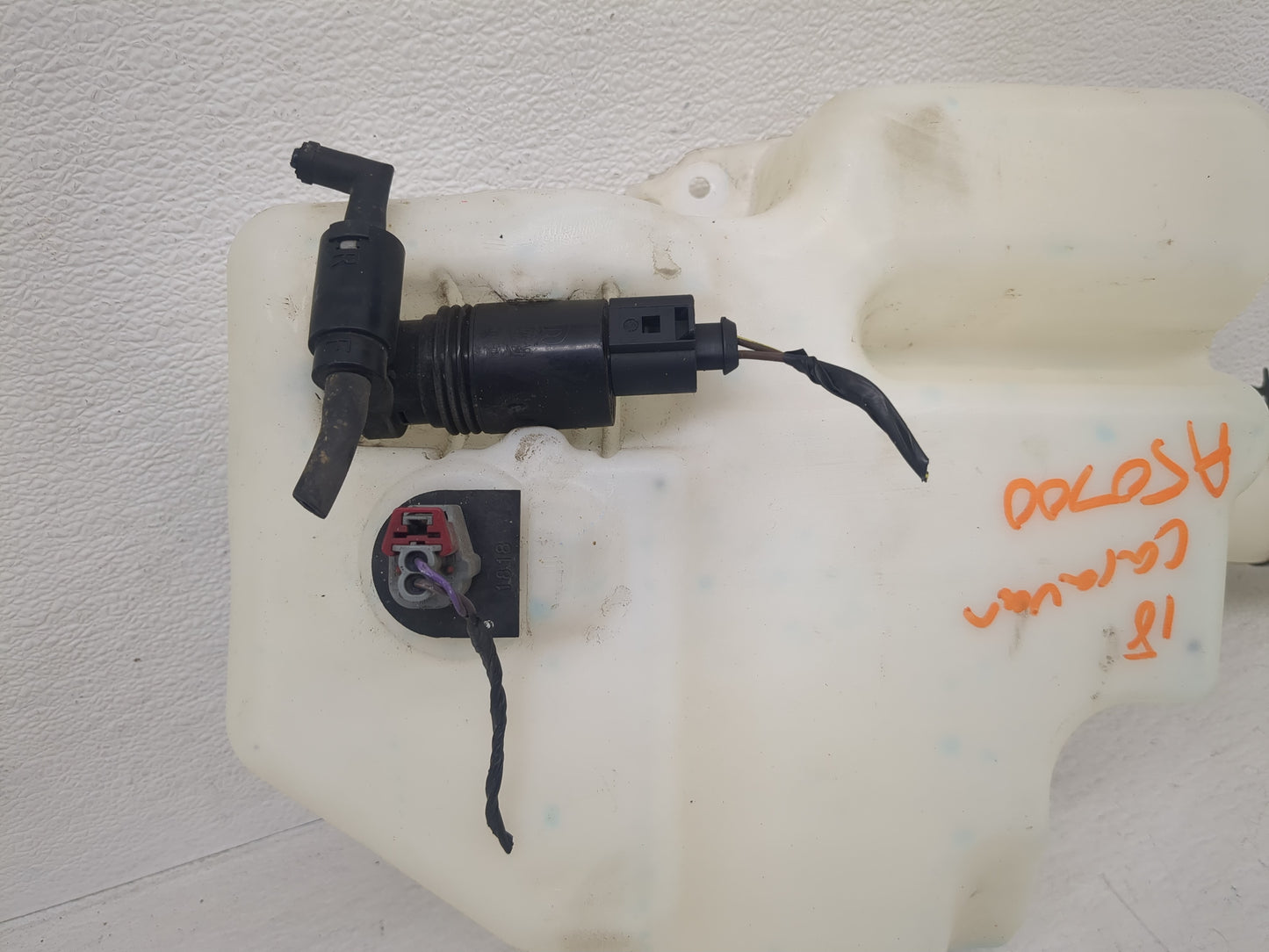 Dodge Caravan Windshield Washer Fluid Reservoir Bottle Oem - Oemusedautoparts1.com