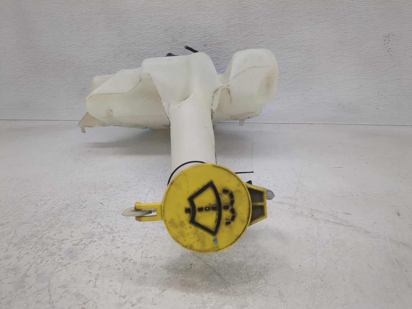 Dodge Caravan Windshield Washer Fluid Reservoir Bottle Oem - Oemusedautoparts1.com