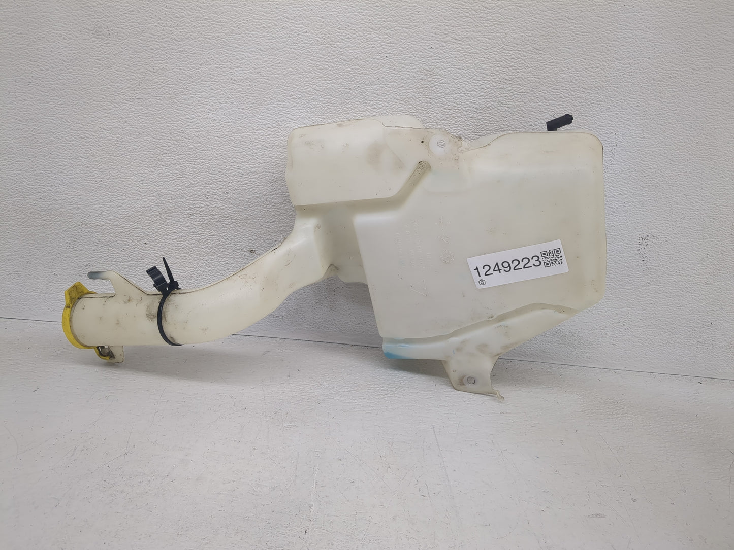 Dodge Caravan Windshield Washer Fluid Reservoir Bottle Oem - Oemusedautoparts1.com