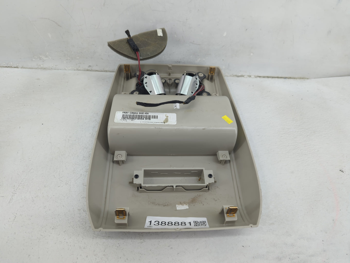 2018 Dodge Caravan Overhead Roof Console - Oemusedautoparts1.com