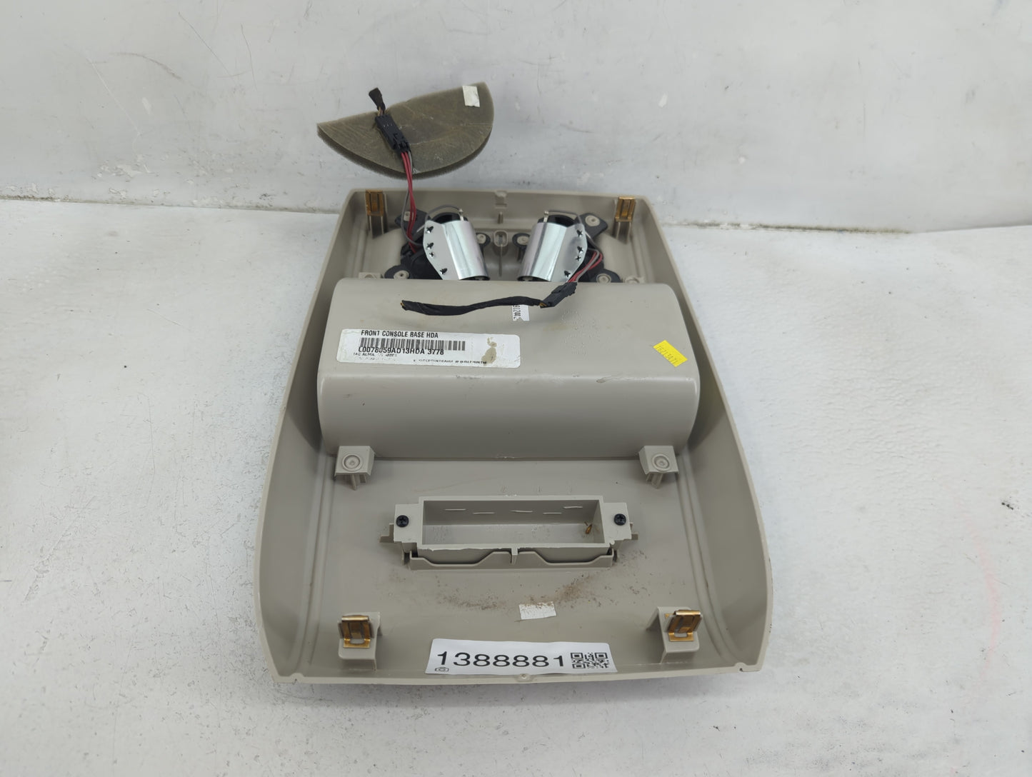 2018 Dodge Caravan Overhead Roof Console - Oemusedautoparts1.com