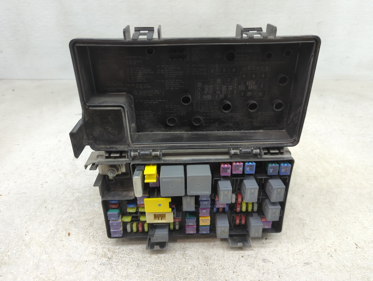 Dodge Caravan Fusebox Fuse Box Relay Module Tipm R62337-001 - Oemusedautoparts1.com