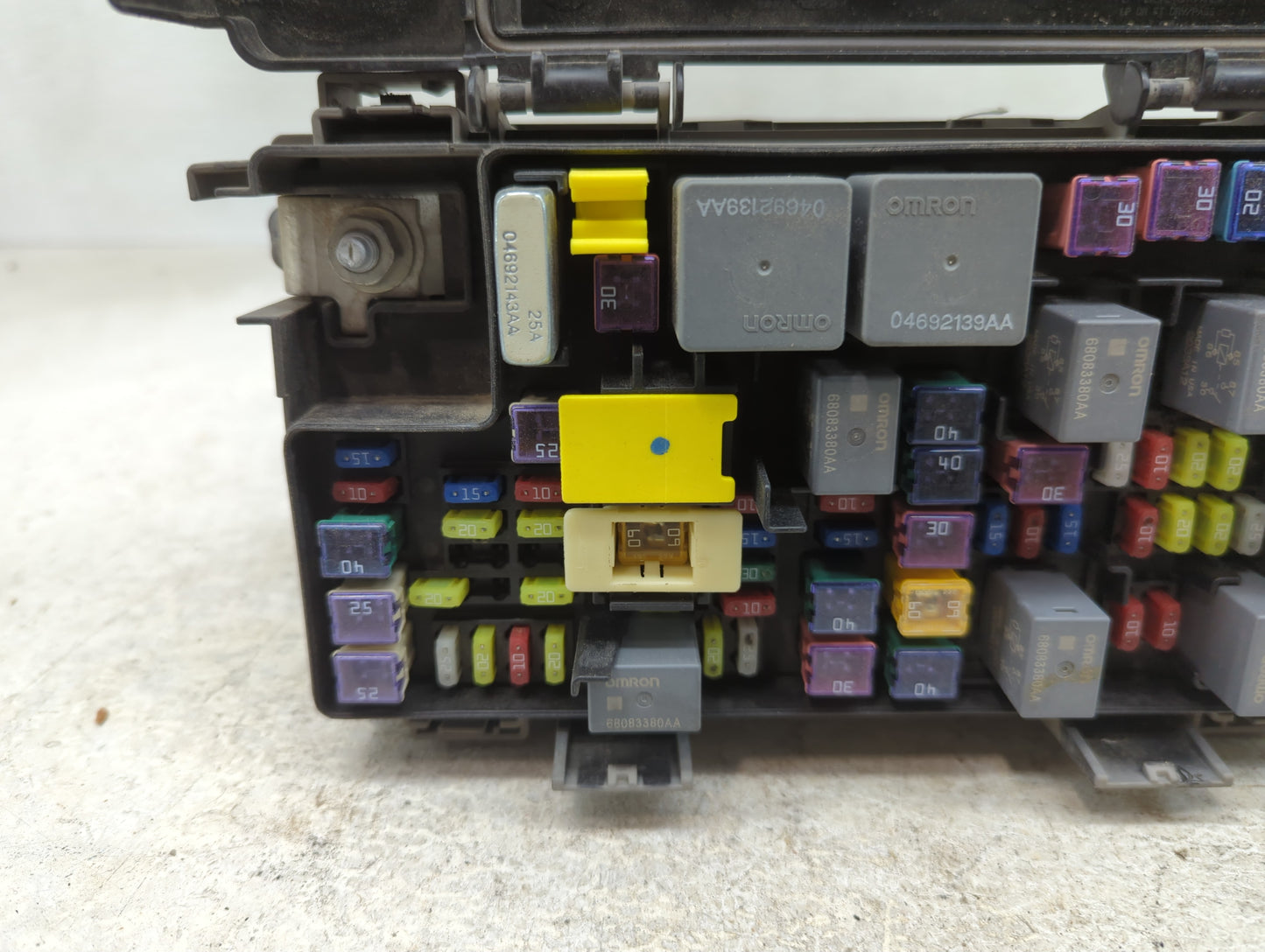 Dodge Caravan Fusebox Fuse Box Relay Module Tipm R62337-001 - Oemusedautoparts1.com
