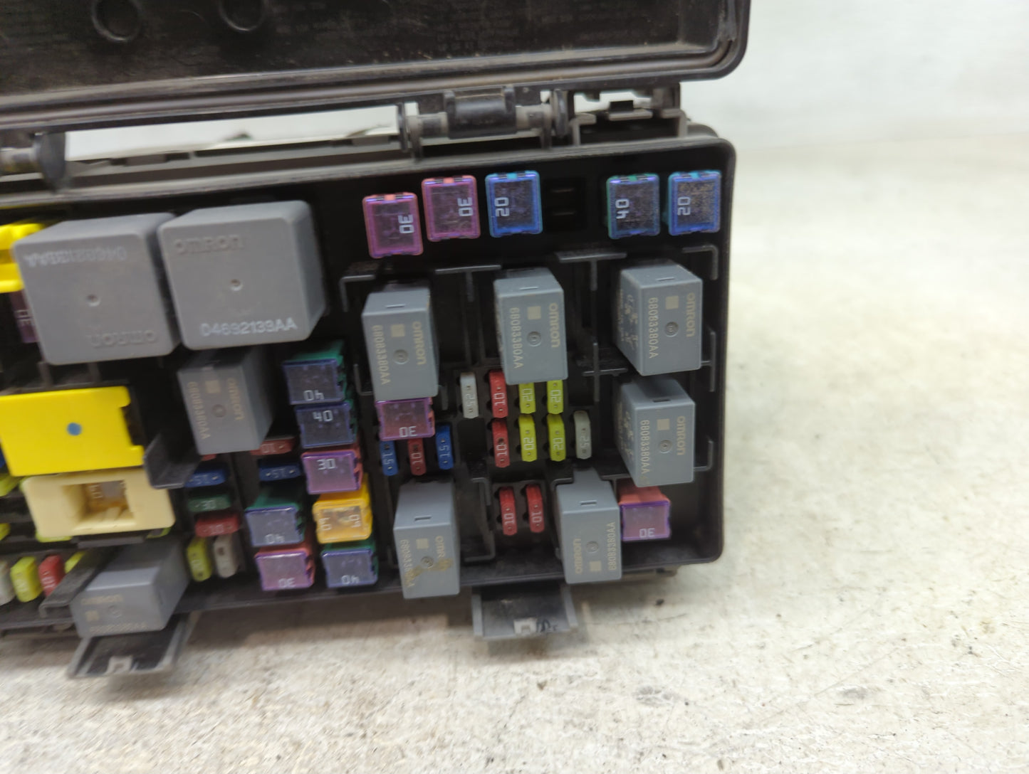 Dodge Caravan Fusebox Fuse Box Relay Module Tipm R62337-001 - Oemusedautoparts1.com