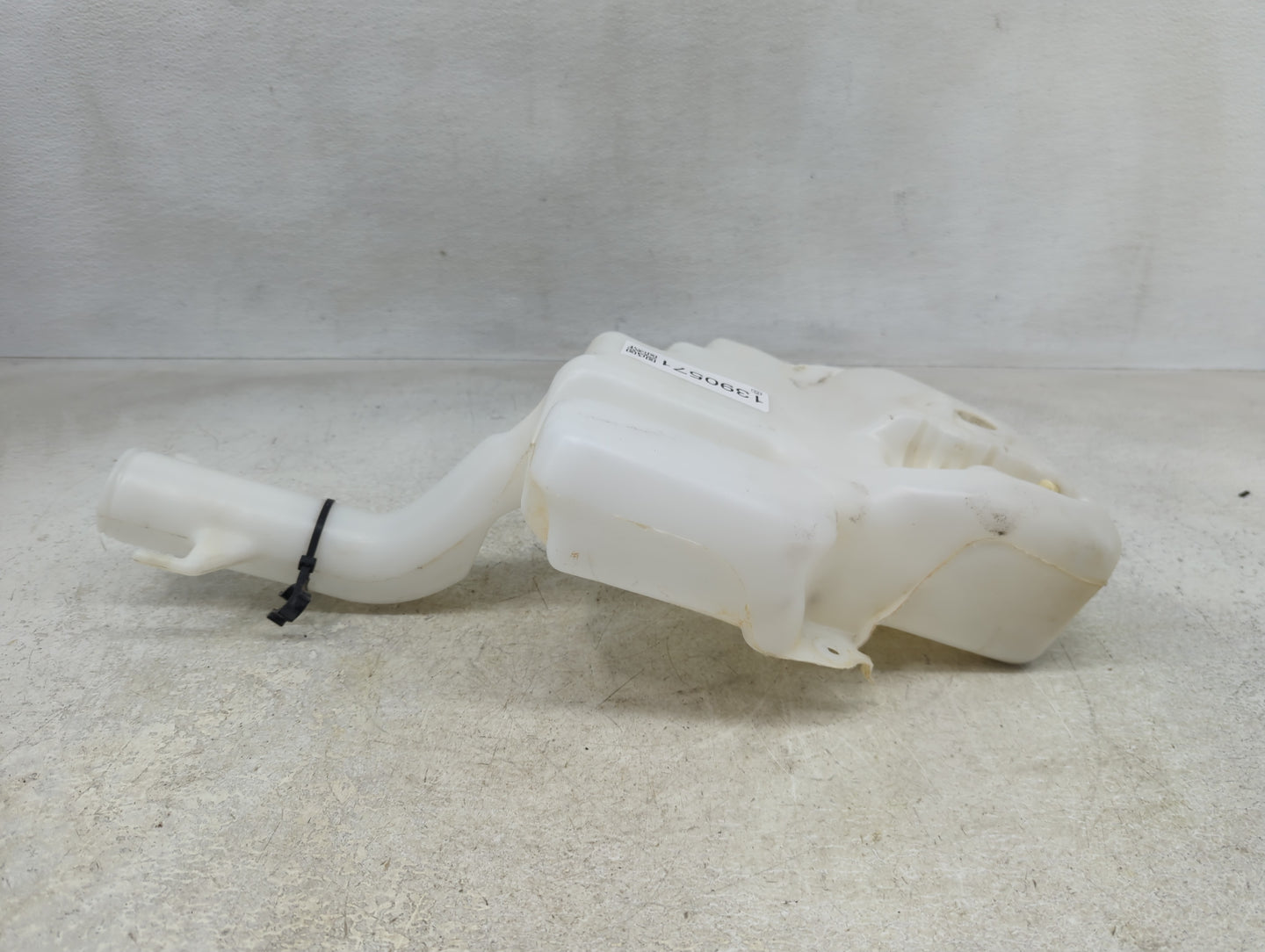 Dodge Caravan Windshield Washer Fluid Reservoir Bottle Oem - Oemusedautoparts1.com