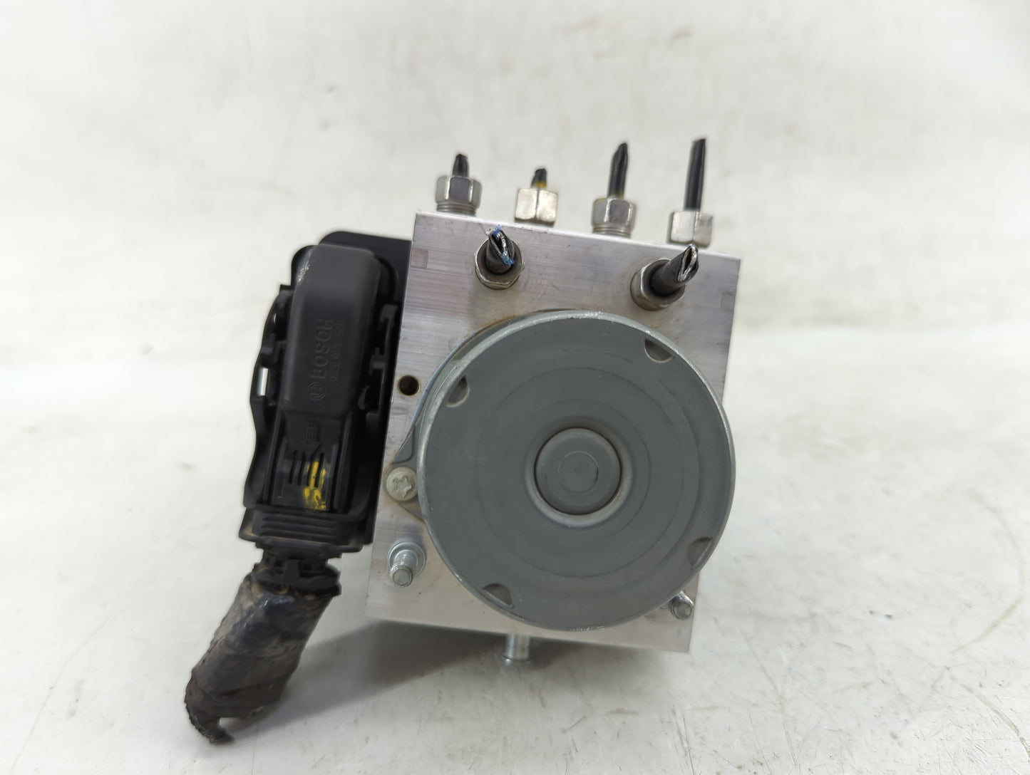 2018 Dodge Caravan ABS Pump Control Module Replacement P/N:2265106527 Fits Fits 2015 2016 2017 2019 2020 OEM Used Auto Parts