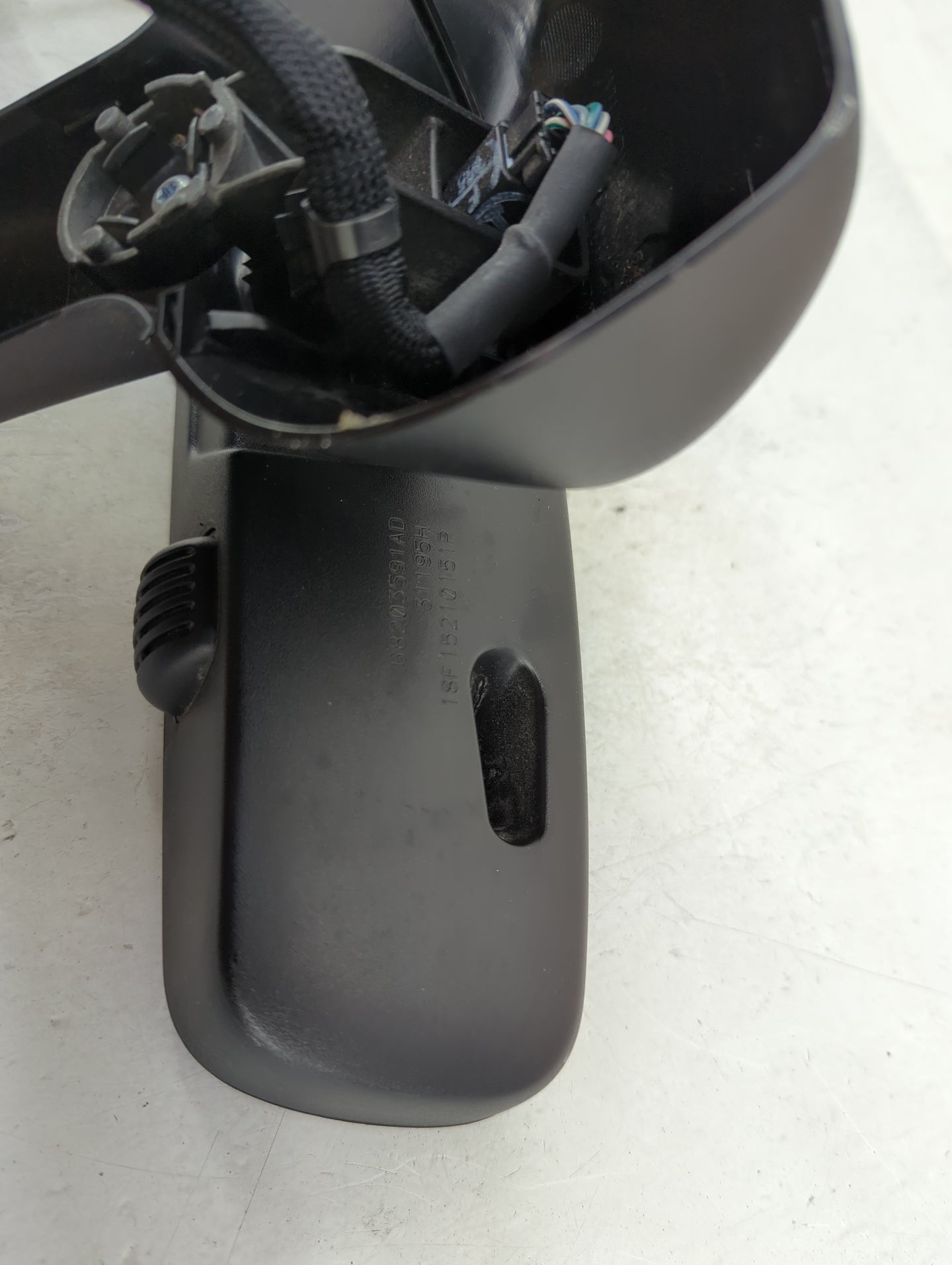 2018 Dodge Caravan Interior Rear View Mirror Replacement OEM P/N:68203591AD Fits OEM Used Auto Parts - Oemusedautoparts1.com