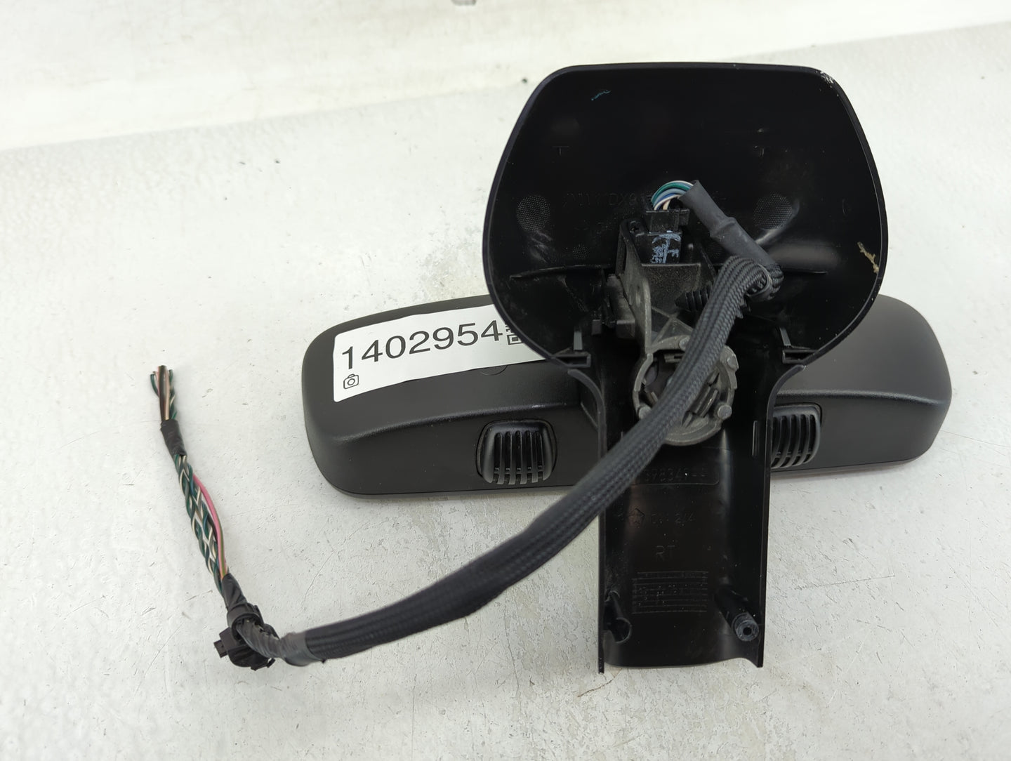 2018 Dodge Caravan Interior Rear View Mirror Replacement OEM P/N:68203591AD Fits OEM Used Auto Parts - Oemusedautoparts1.com