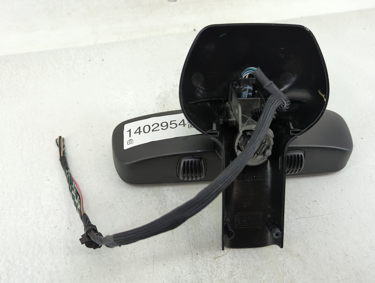 2018 Dodge Caravan Interior Rear View Mirror Replacement OEM P/N:68203591AD Fits OEM Used Auto Parts - Oemusedautoparts1.com