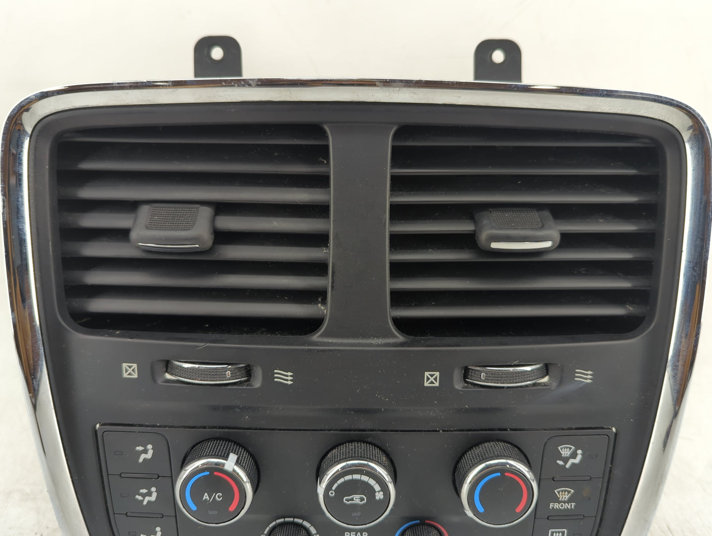 2018 Dodge Caravan Climate Control Module Temperature AC/Heater Replacement P/N:P55111240AJ 68110972AA Fits OEM Used Auto Pa