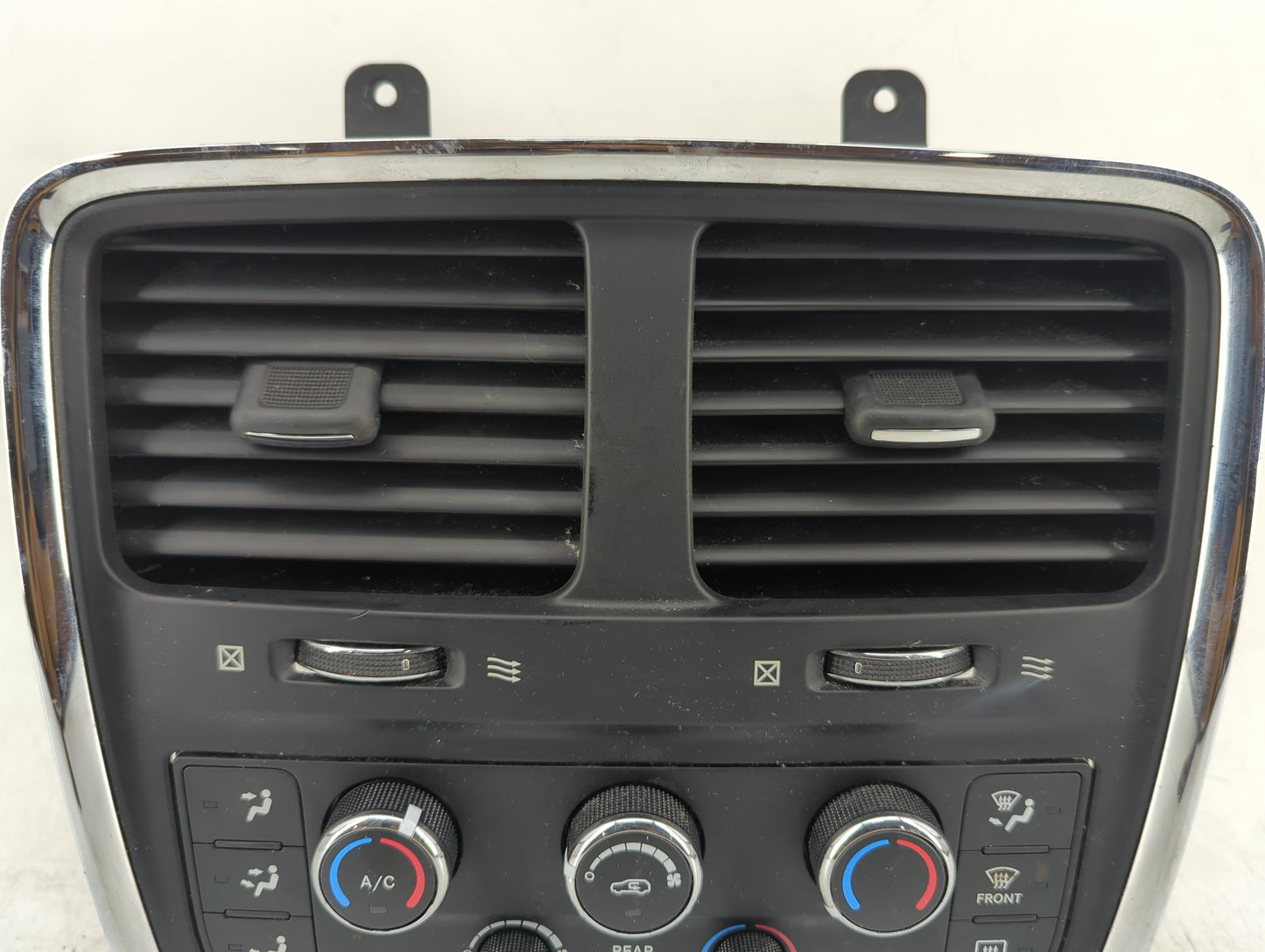 2018 Dodge Caravan Climate Control Module Temperature AC/Heater Replacement P/N:P55111240AJ 68110972AA Fits OEM Used Auto Pa