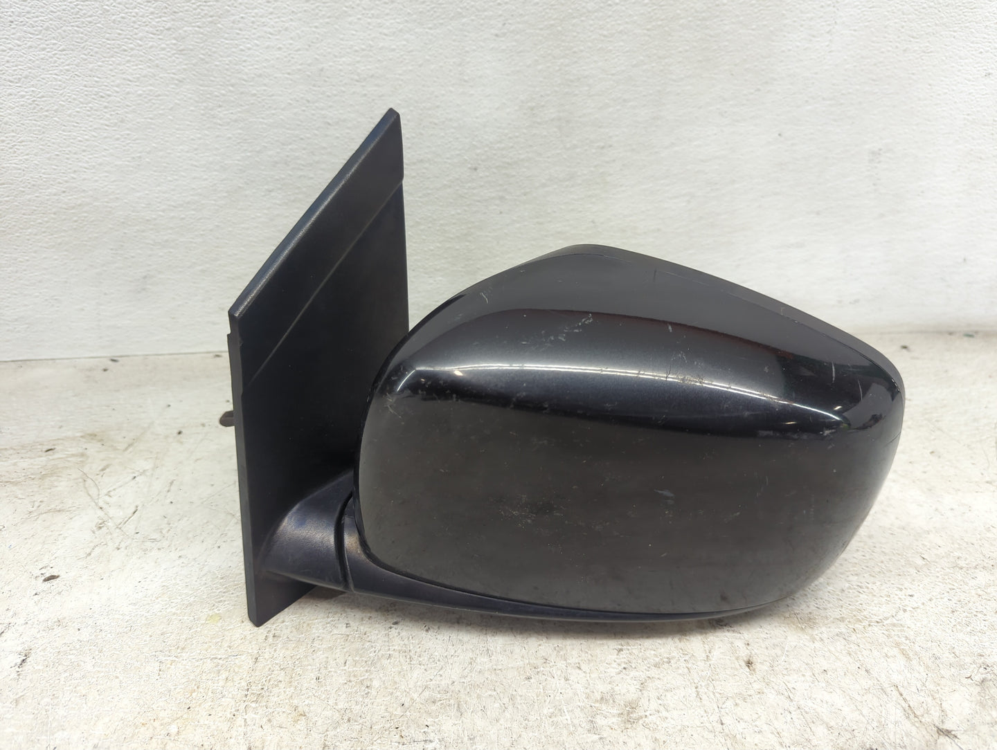 2018 Dodge Caravan Driver Side View Mirror - Left Door Mirror OEM Used - Oemusedautoparts1.com