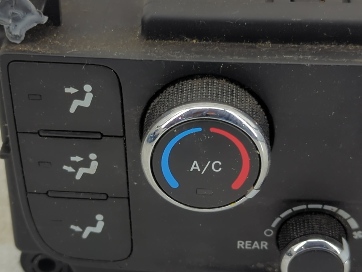 2018 Dodge Caravan Climate Control Module Temperature AC/Heater Replacement P/N:P55111240AJ Fits OEM Used Auto Parts - Oemus