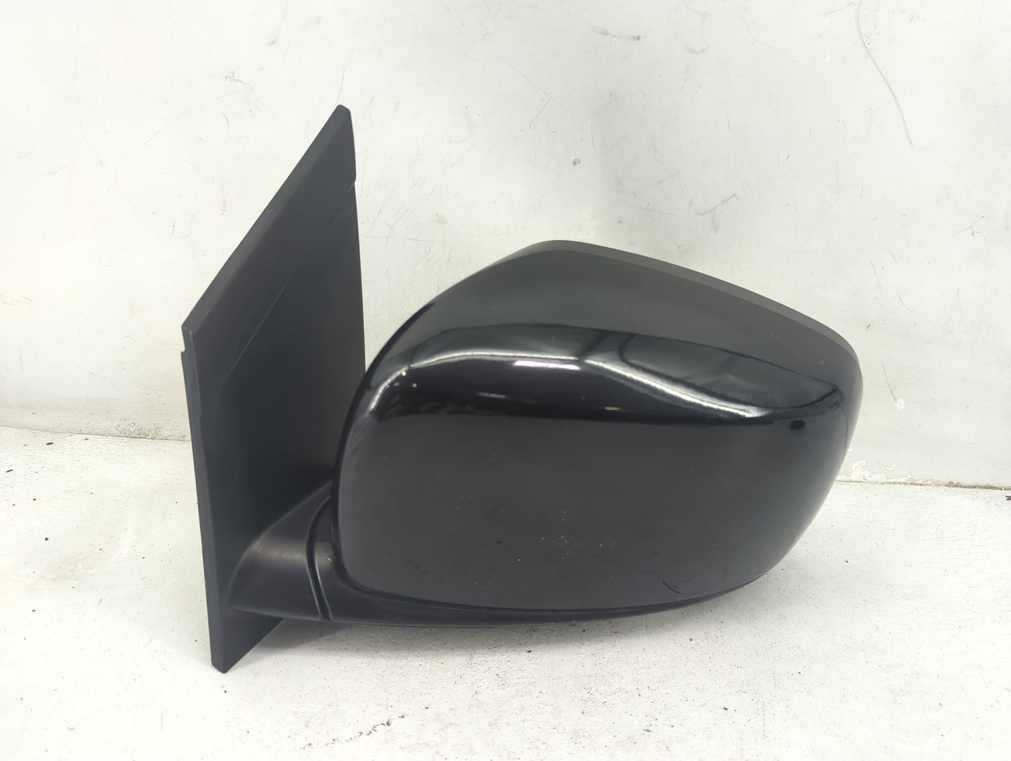 2018 Dodge Caravan Driver Side View Mirror - Left Door Mirror OEM Used - Oemusedautoparts1.com