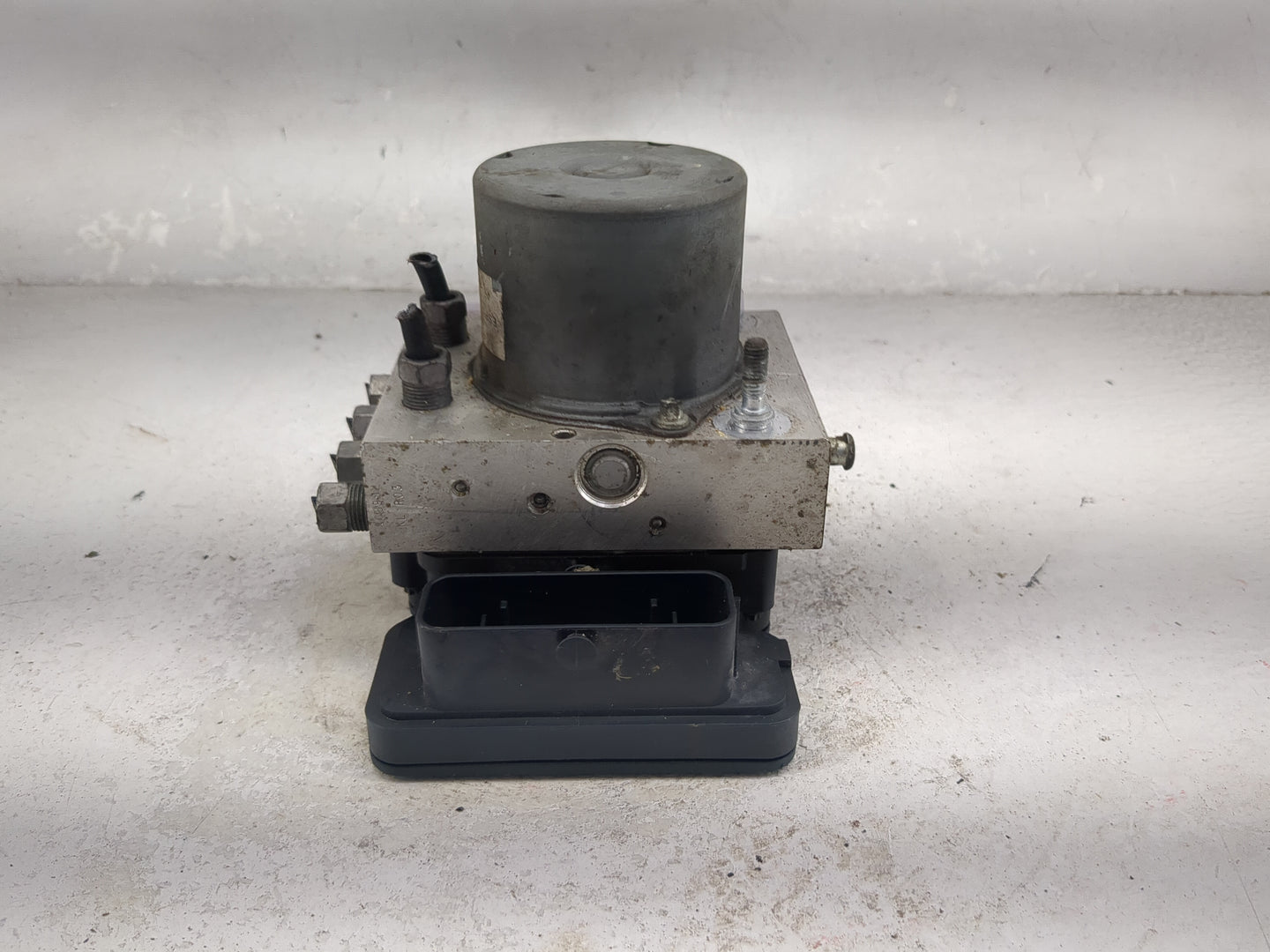 2018 Dodge Caravan ABS Pump Control Module Replacement P/N:P68183803AD TYA0978138 Fits Fits 2015 2016 2017 2019 2020 OEM Use