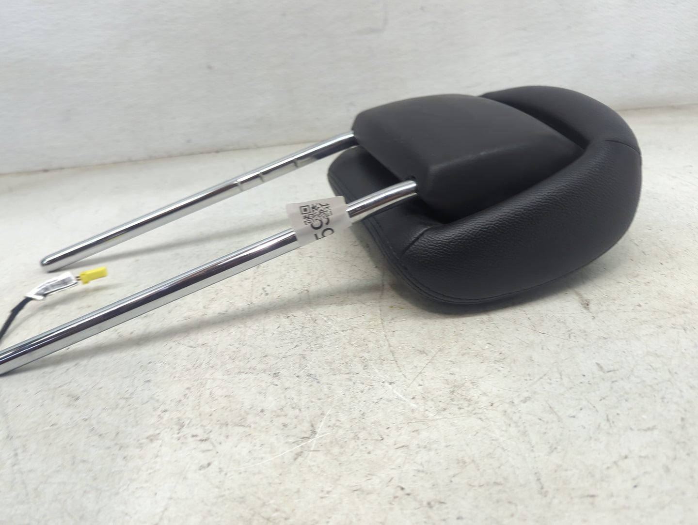 2018 Dodge Caravan Headrest Head Rest Front Driver Seat Black - Oemusedautoparts1.com