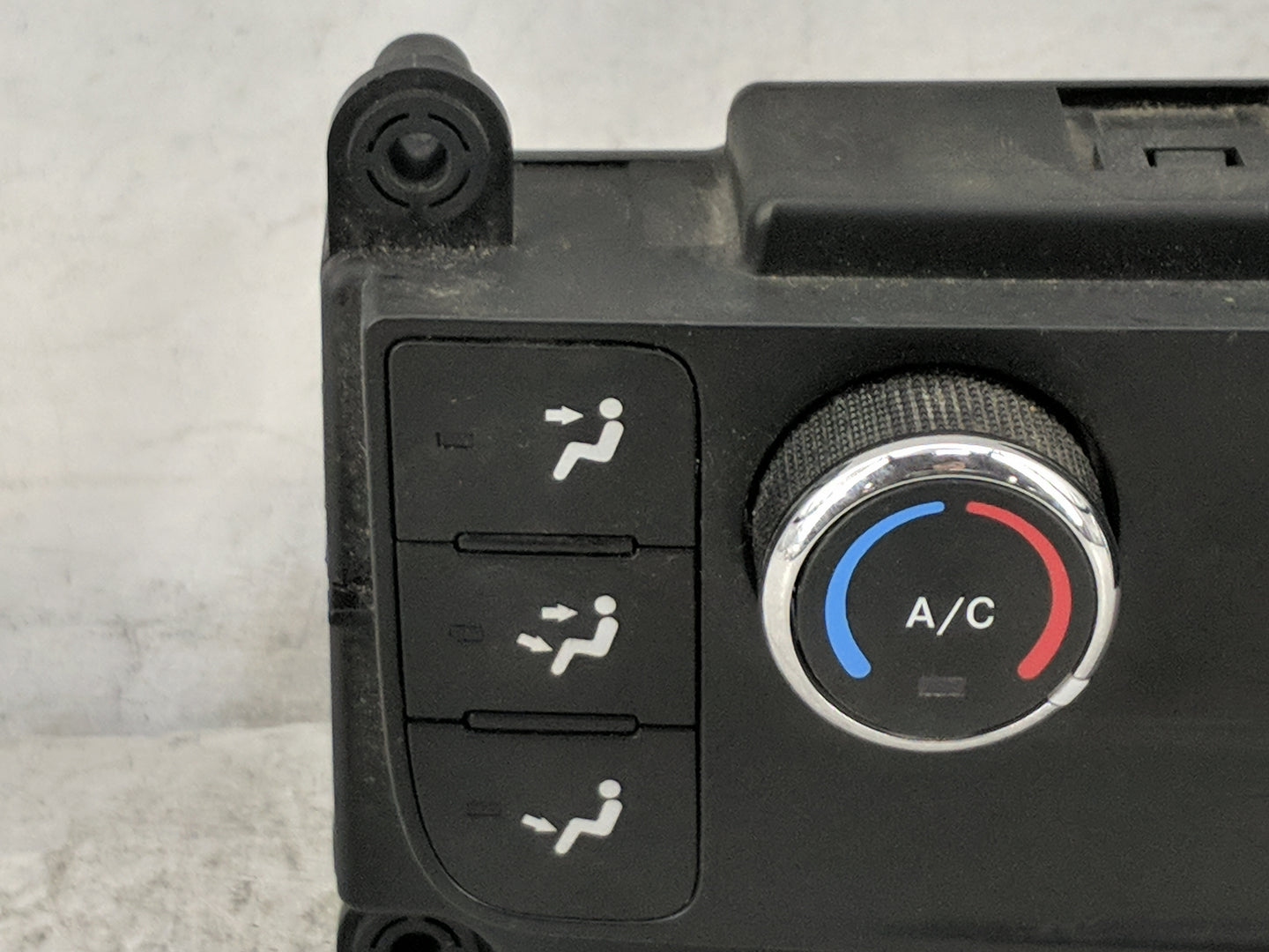 2018 Dodge Caravan Climate Control Module Temperature AC/Heater Replacement P/N:P55111249AJ Fits OEM Used Auto Parts - Oemus