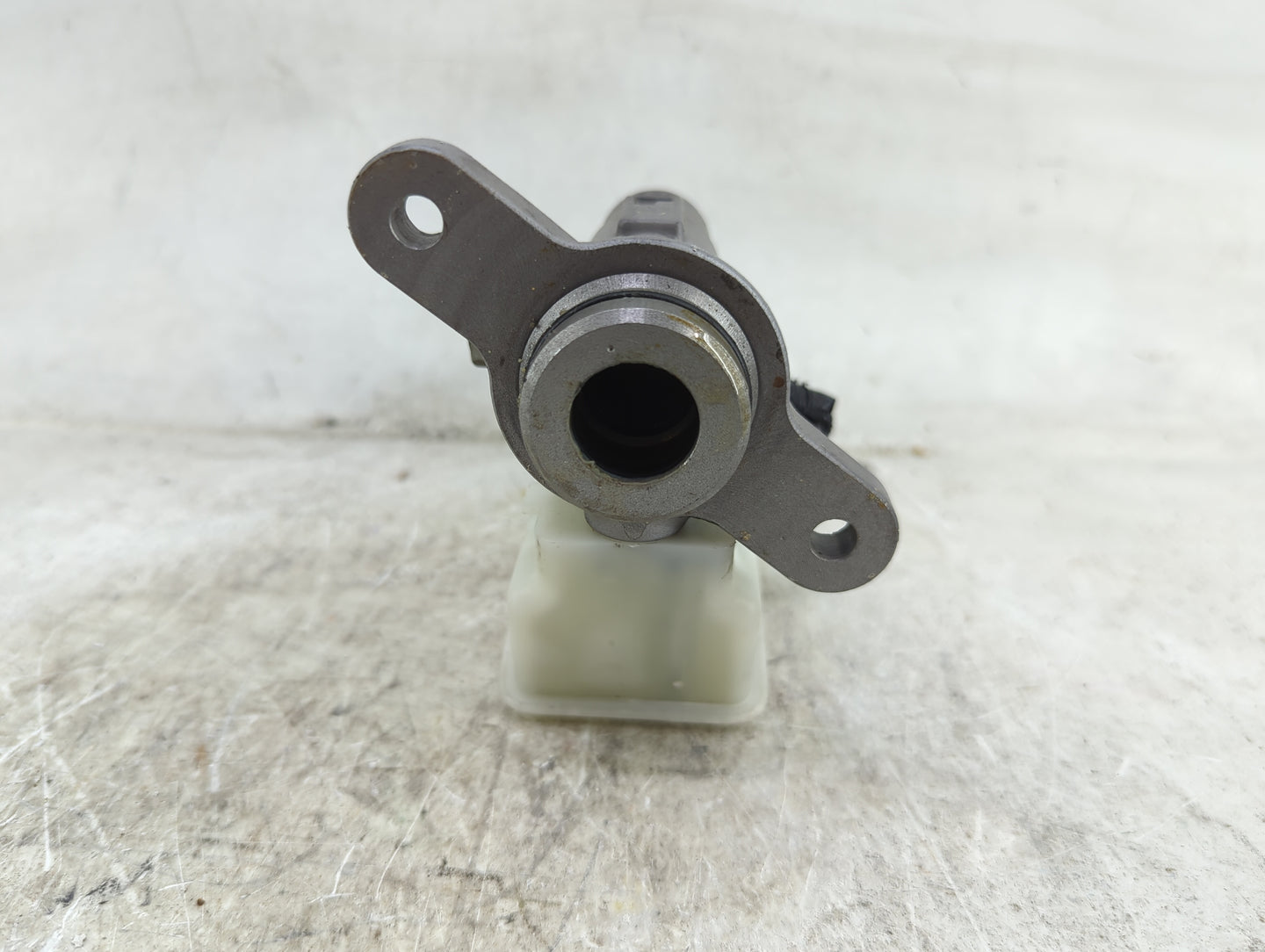 Dodge Caravan Brake Master Cylinder 1490406 - Oemusedautoparts1.com