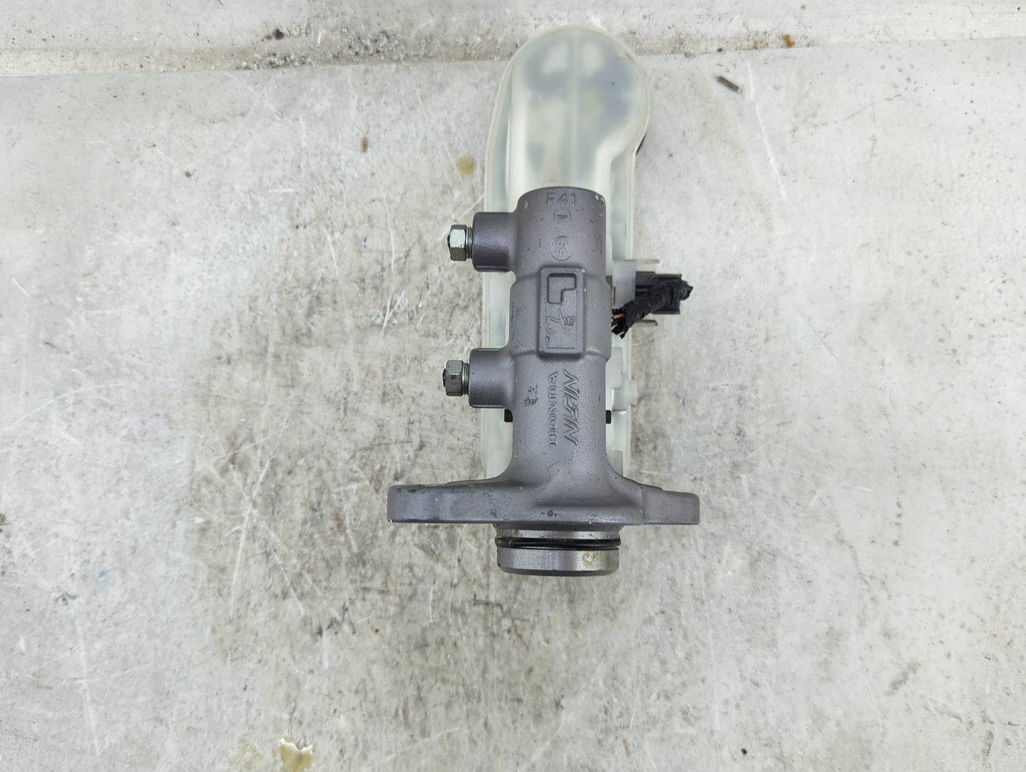 Dodge Caravan Brake Master Cylinder 1490406 - Oemusedautoparts1.com