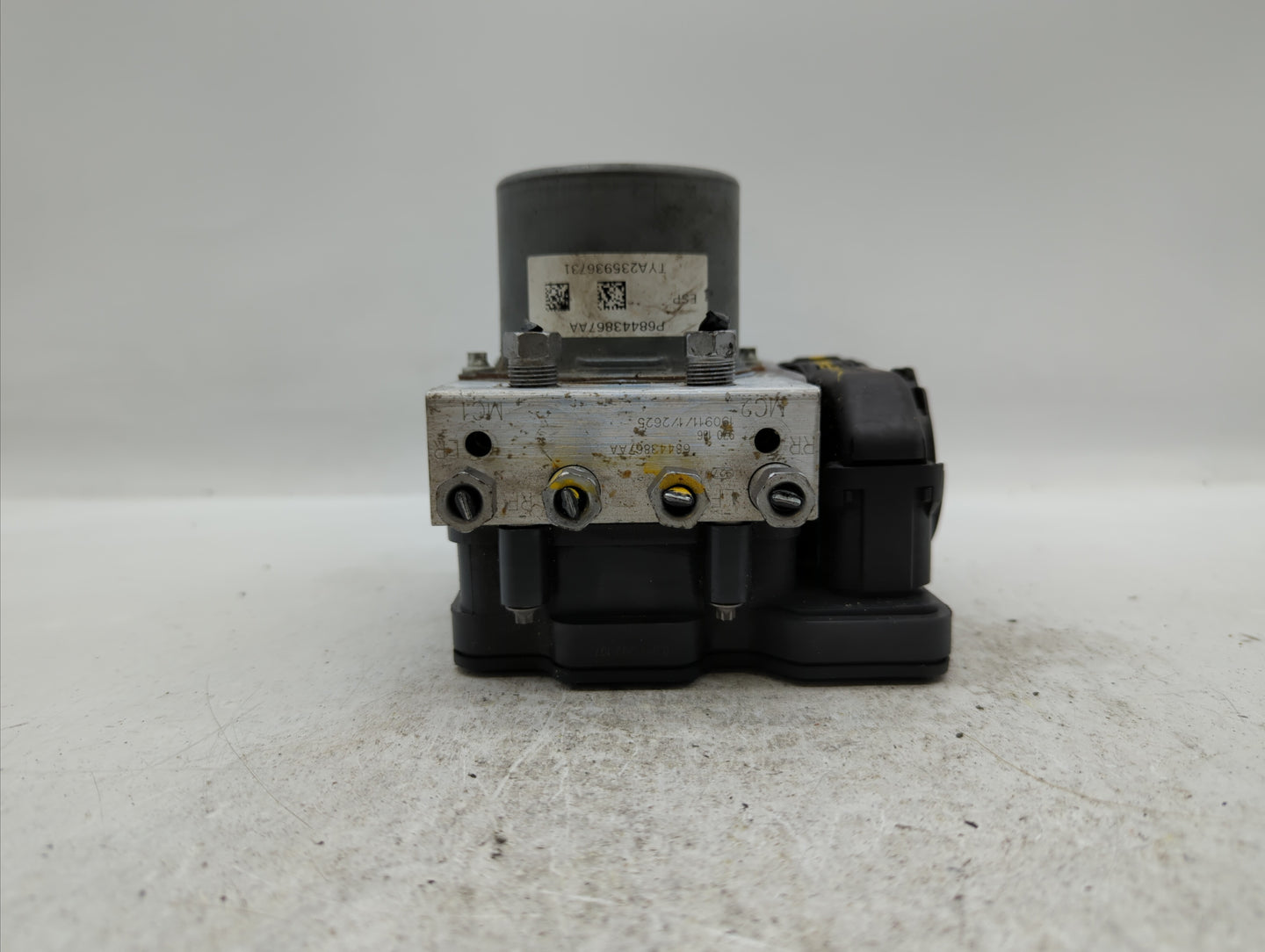 2018 Dodge Caravan ABS Pump Control Module Replacement P/N:68183803AC P68183803AC, 68443867AA Fits Fits 2015 2016 2017 OEM U