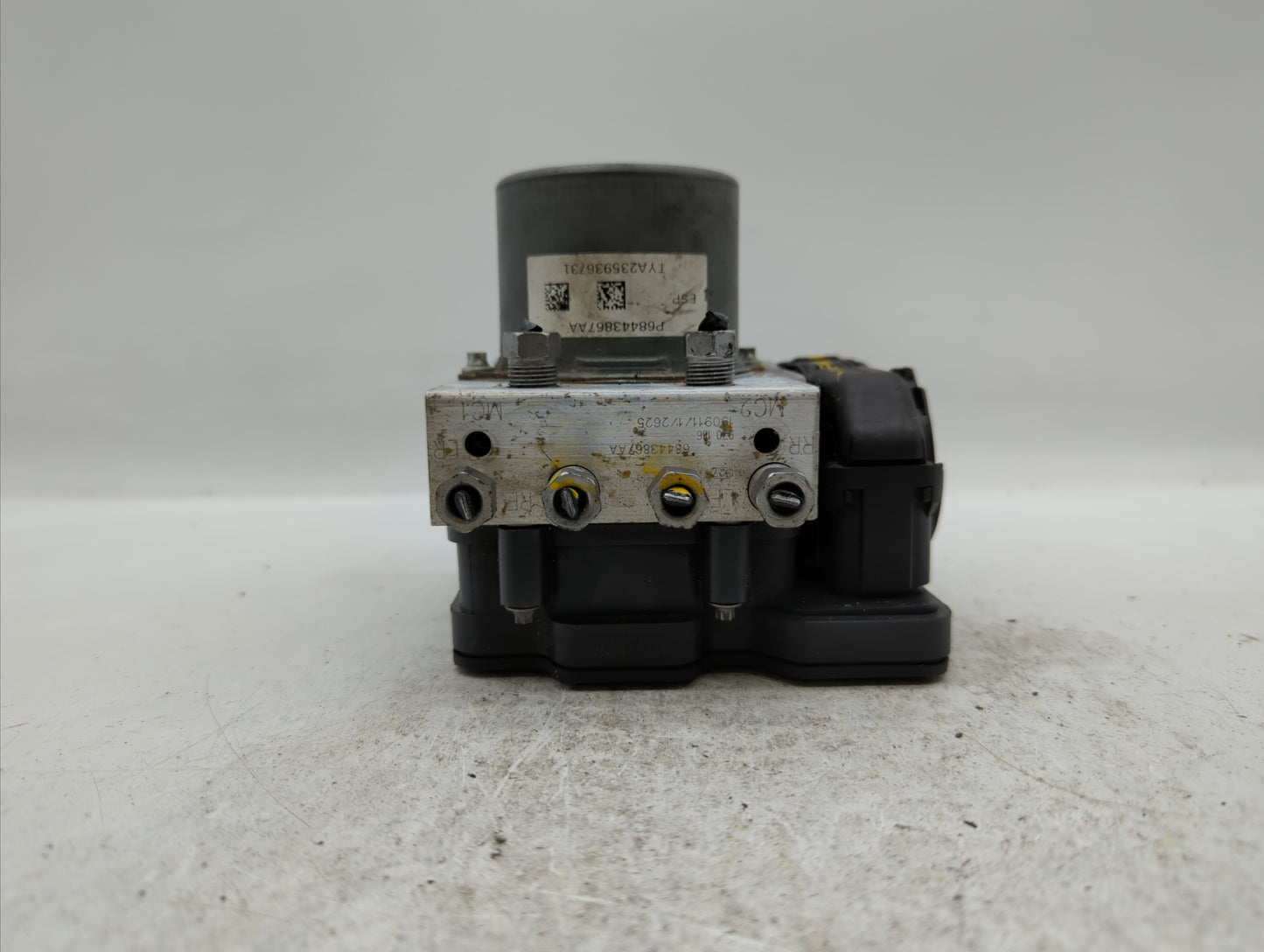 2018 Dodge Caravan ABS Pump Control Module Replacement P/N:68183803AC P68183803AC, 68443867AA Fits Fits 2015 2016 2017 OEM U