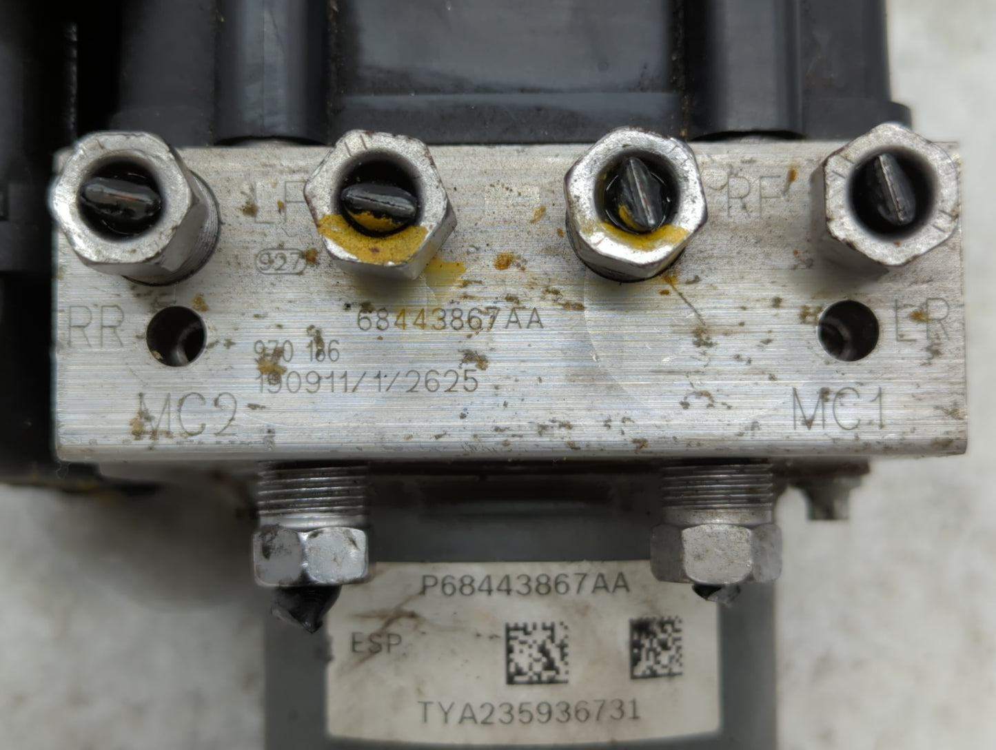 2018 Dodge Caravan ABS Pump Control Module Replacement P/N:68183803AC P68183803AC, 68443867AA Fits Fits 2015 2016 2017 OEM U