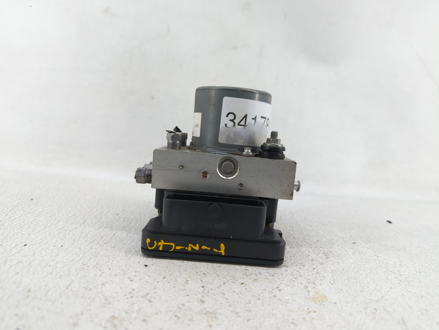 2018 Dodge Caravan ABS Pump Control Module Replacement P/N:68183803AC P68183803AC, 68443867AA Fits Fits 2015 2016 2017 OEM U