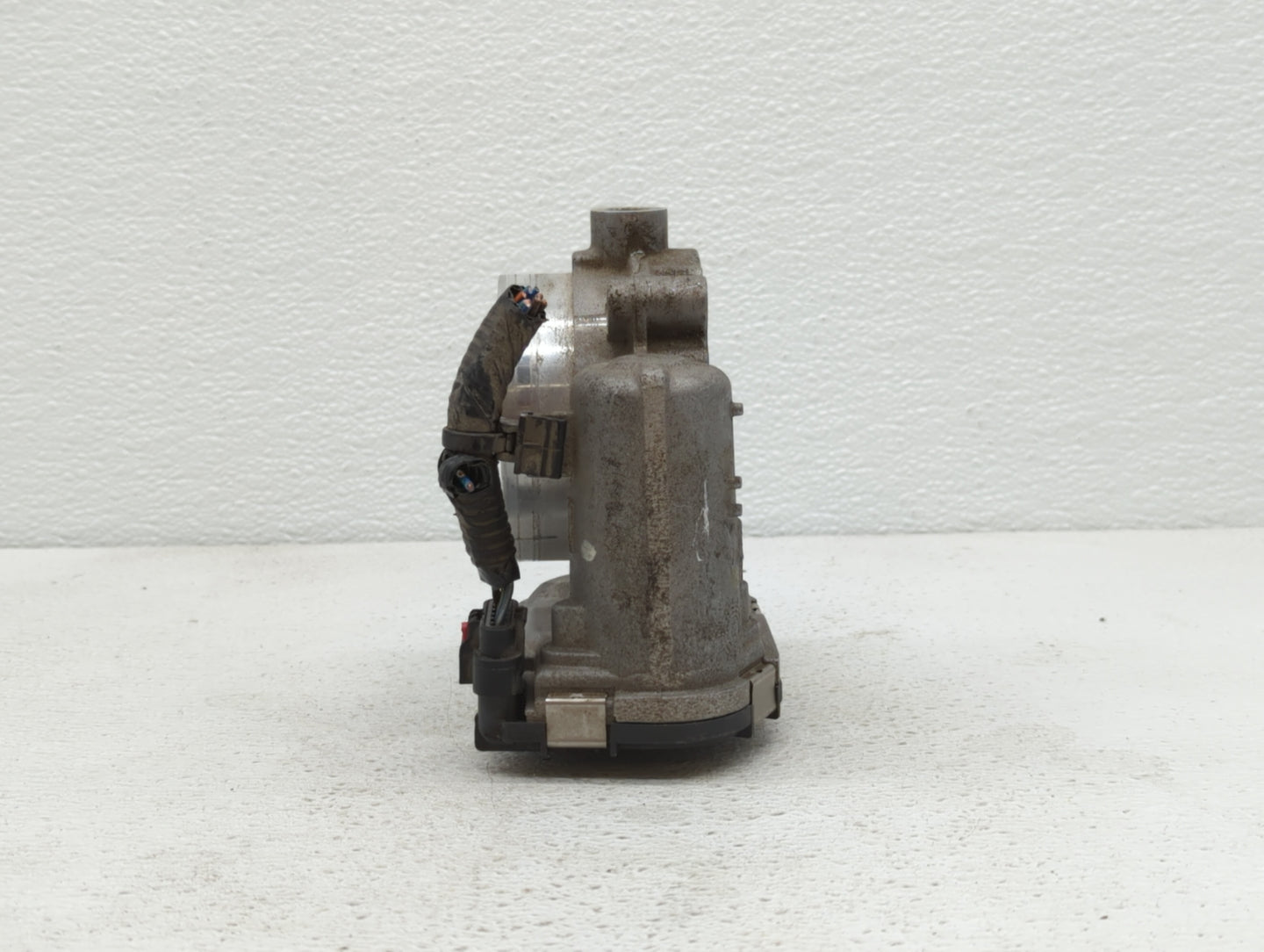 2018 Dodge Caravan Throttle Body P/N:05184349AE 05184349AD, 05184349AC Fits Fits 2011 2012 2013 2014 2015 2016 2017 2019 OEM