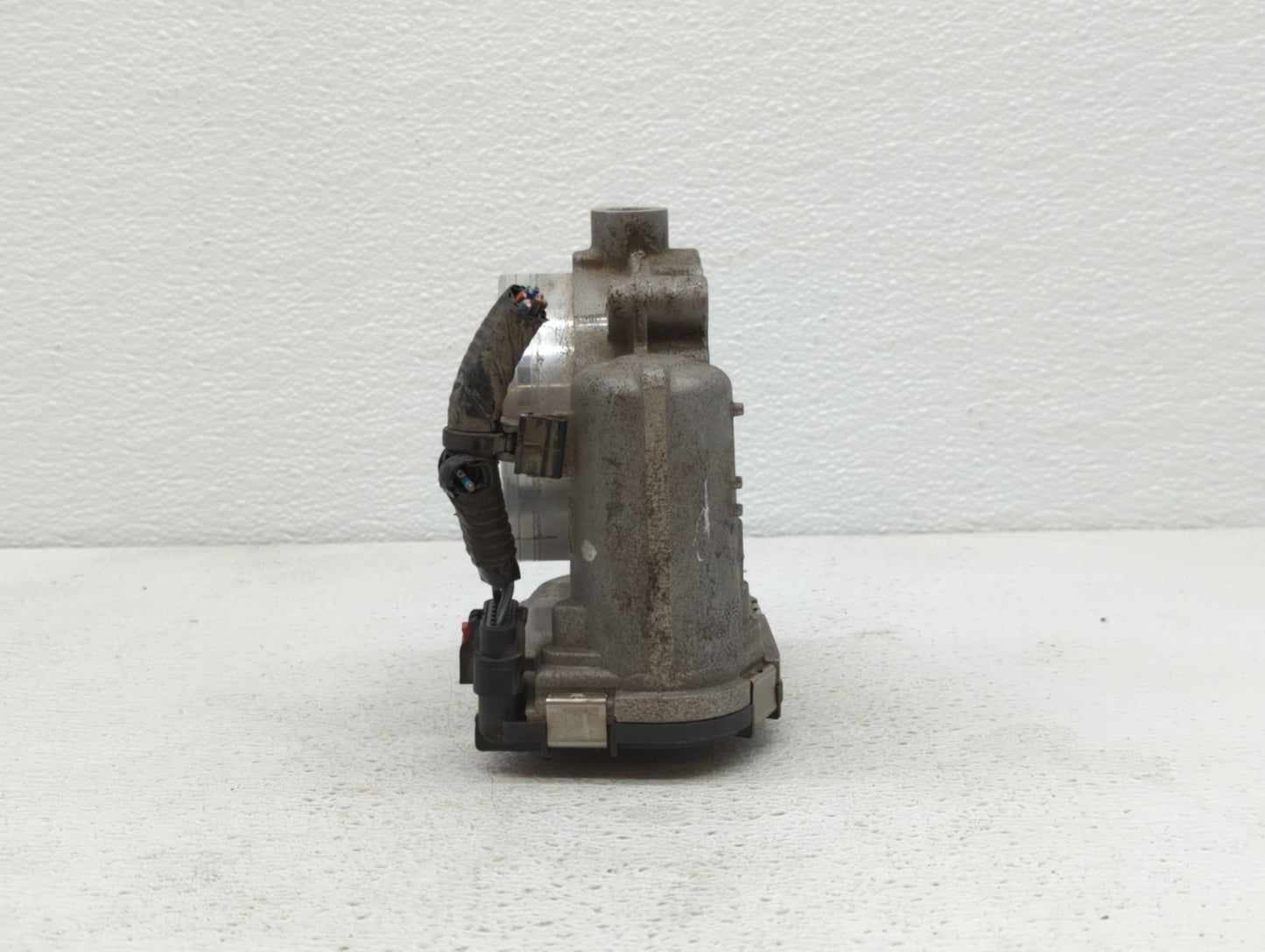 2018 Dodge Caravan Throttle Body P/N:05184349AE 05184349AD, 05184349AC Fits Fits 2011 2012 2013 2014 2015 2016 2017 2019 OEM